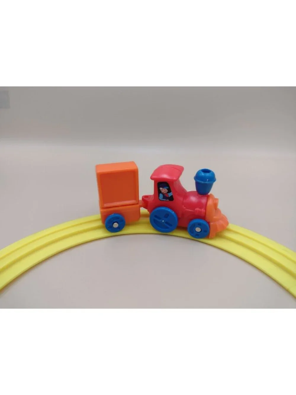 Moving Cake Train Birthday Cake Topper Kit Wind-Up Train With Track Child Party